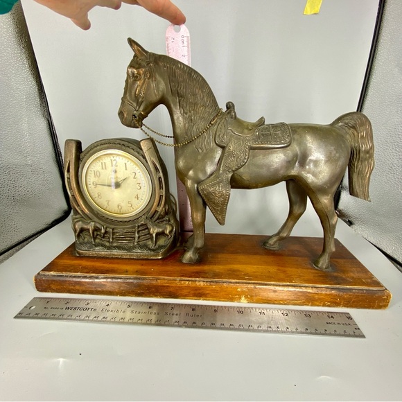 Vintage Bronze Horse Mantle Clock Spartus Horseshoe & Saddle Western Equestrian - Picture 13 of 15